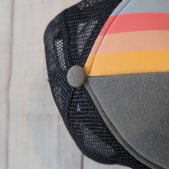 Rip Curl golden State Women's trucker hat - Picture 5 of 8